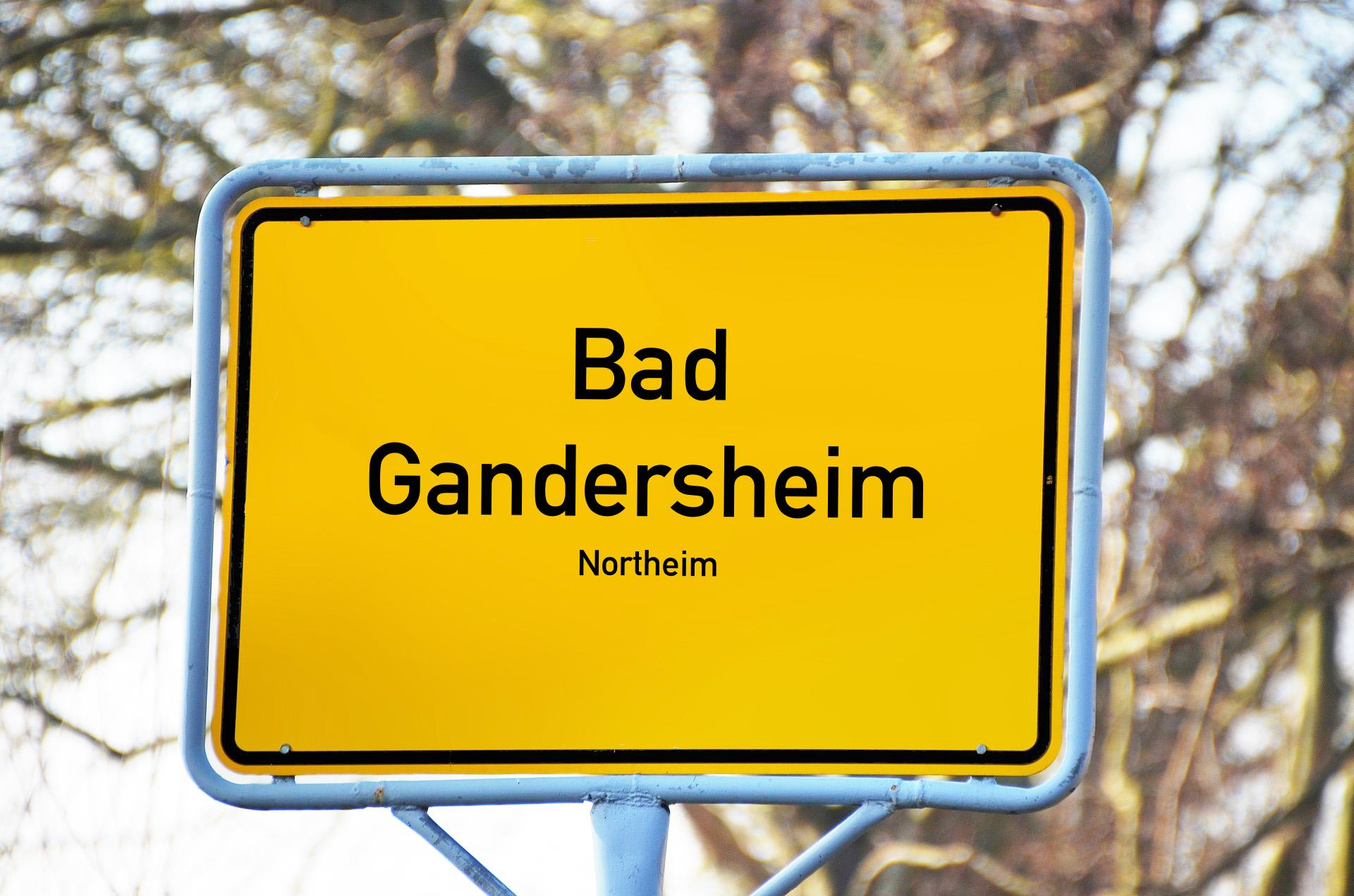Ortsschild mit Aufschrift Bad Gandersheim