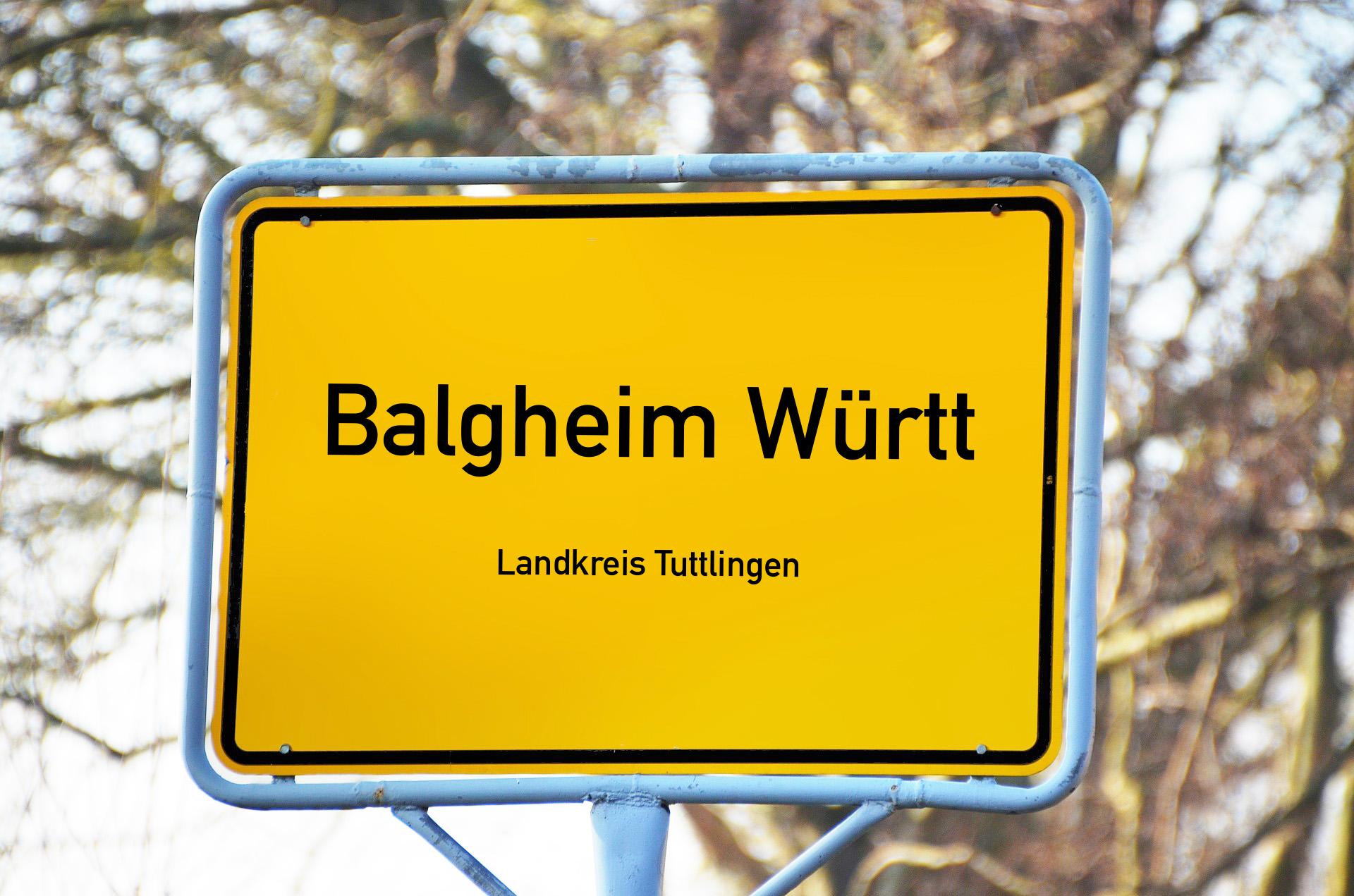 Ortsschild mit Aufschrift Balgheim Württ