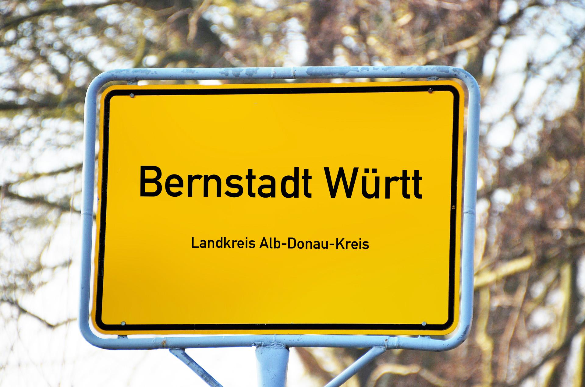 Ortsschild mit Aufschrift Bernstadt Württ