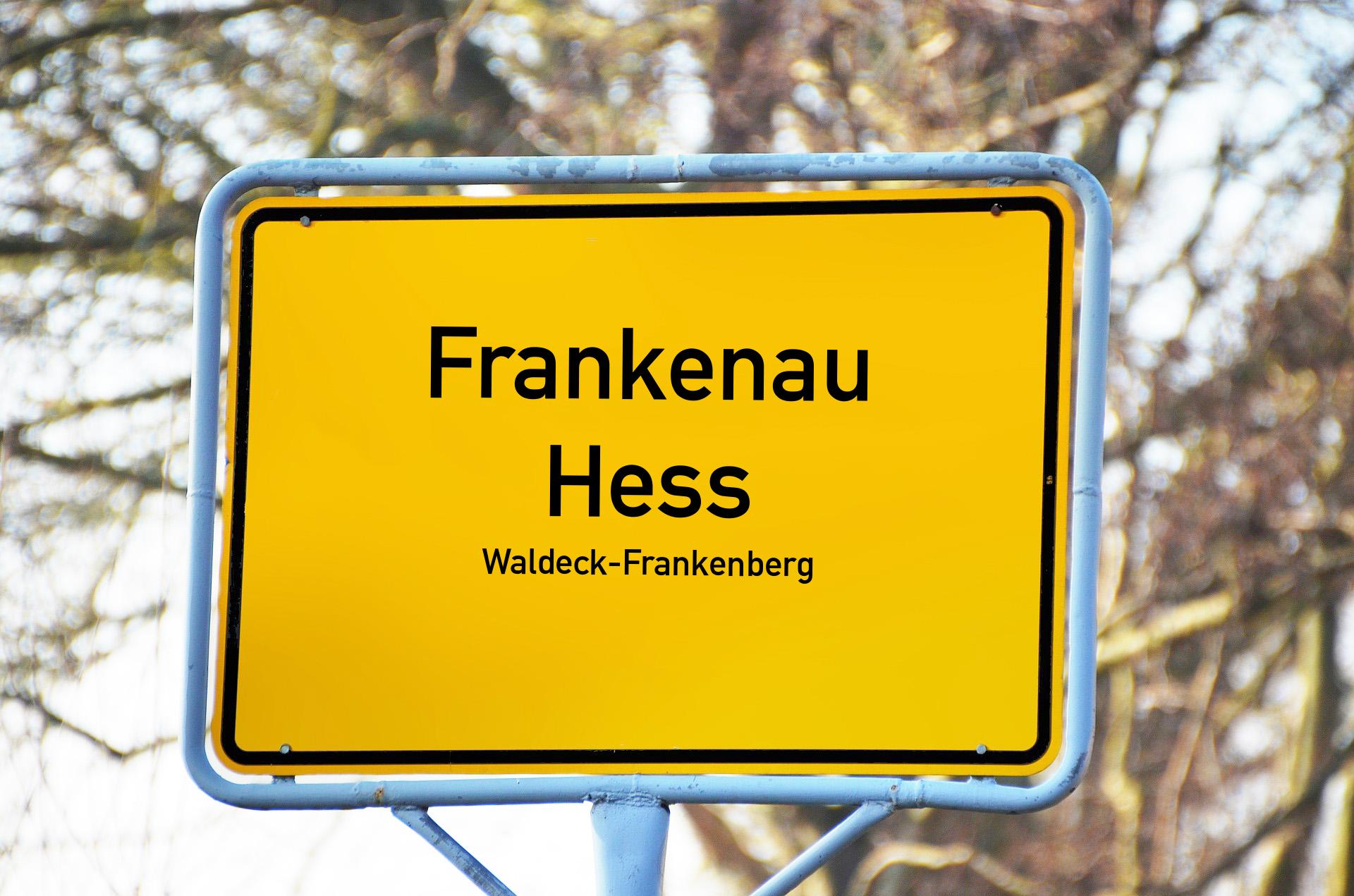 Ortsschild mit Aufschrift Frankenau Hess
