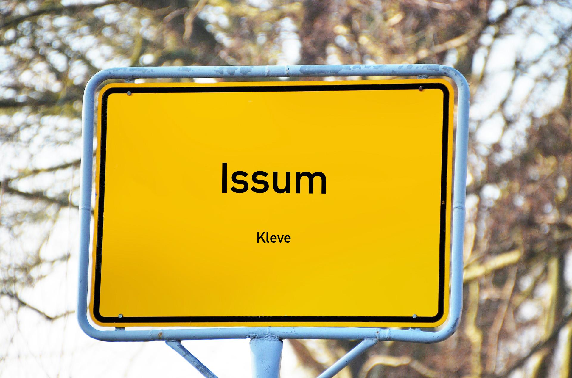 Ortsschild mit Aufschrift Issum