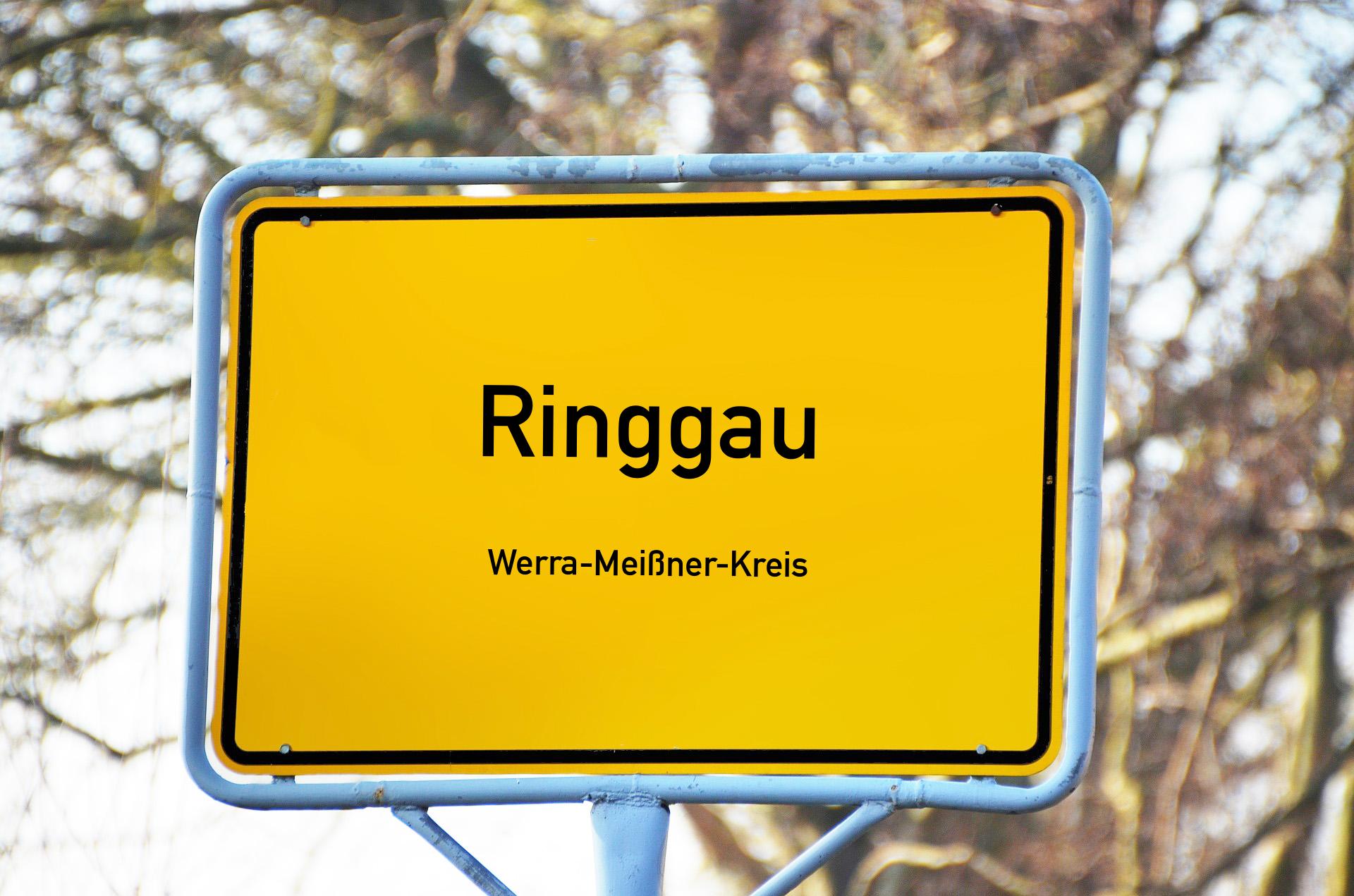 Ortsschild mit Aufschrift Ringgau