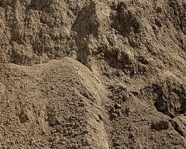 Mutterboden gesiebt mit Sand gemischt 