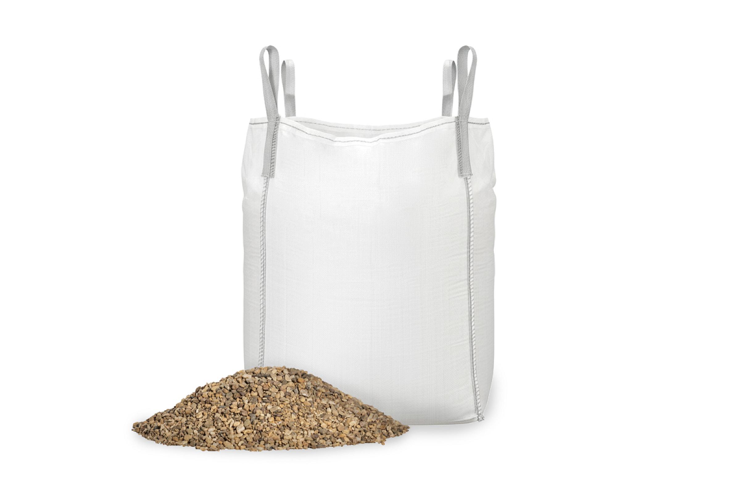 Big Bag mit Rheinkies gewaschen, daneben ein kleiner Kieshaufen, auf weißem Hintergrund. Marke: Entsorgen Versorgen.