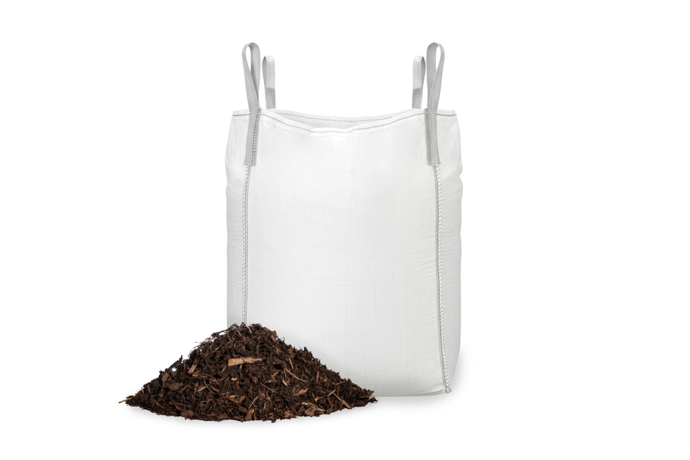 Rindenmulch fein in weißem Big Bag mit danebenliegendem Haufen, Marke Entsorgen Versorgen.