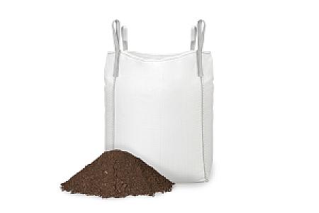 Großer weißer Big Bag-Container mit Blumenerde-Haufen davor, Marke Entsorgen Versorgen.