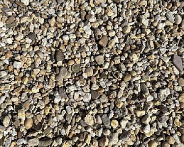Gewaschene Rheinkieselsteine in den Farben Beige, Braun und Grau, Größe 8-16 mm.