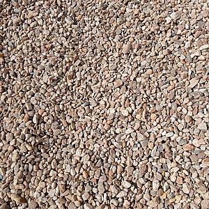 Gesäuberte Rheinkiesschicht, variierende Kieselstein-Größen, teils beige und braune Töne, von Florikomp Erden & Substrate ...