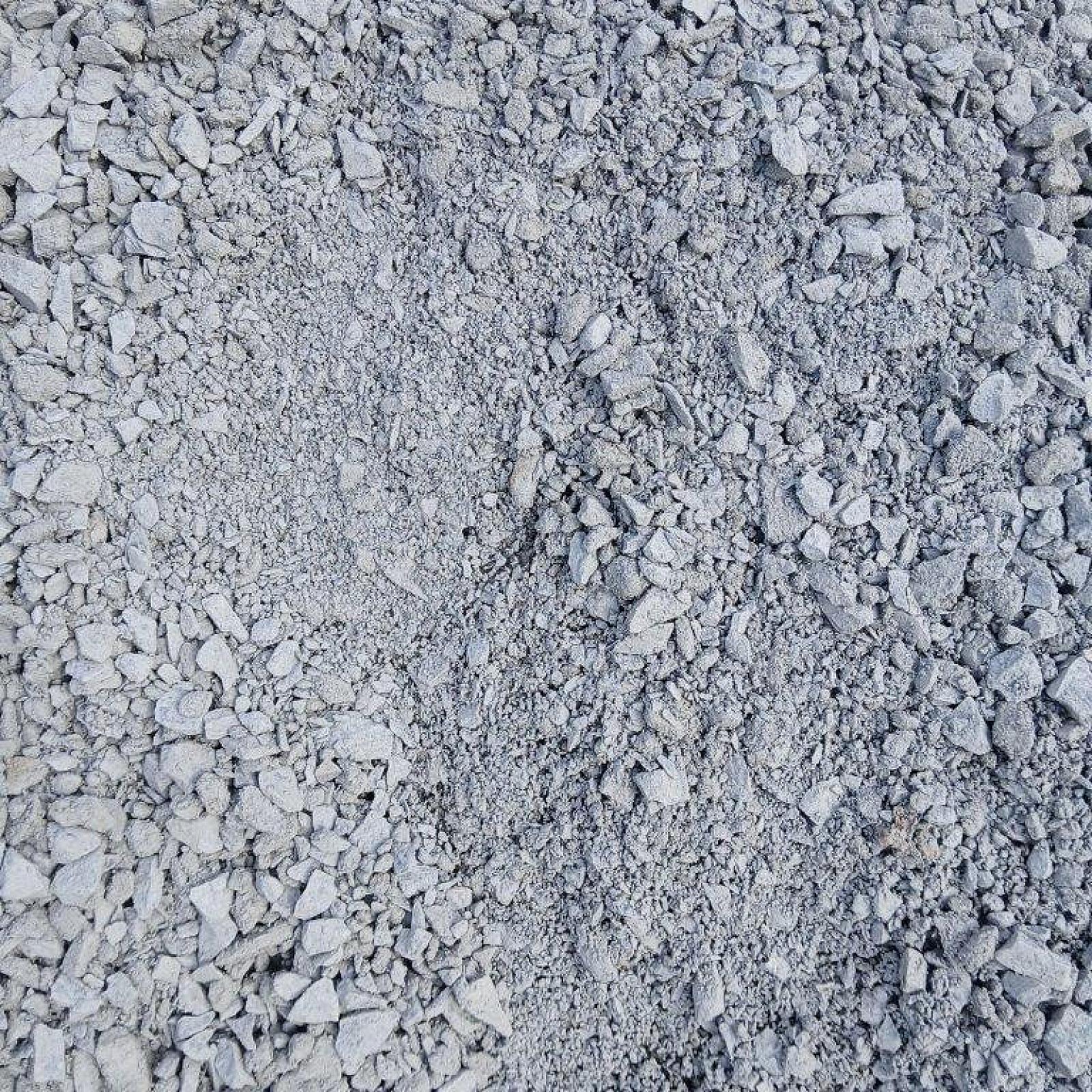 Grauwacke-Mineralgemisch mit kleinen, grauen Steinen. Marke: Florikomp Erden & Substrate GmbH.