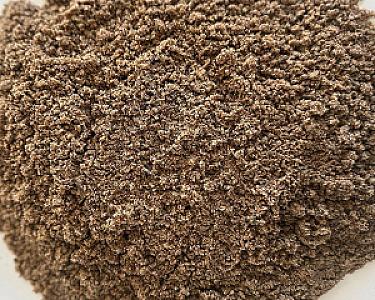 Häufung von Rohrsand der Marke Volz und Herbert GmbH in Nahaufnahme.