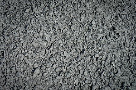 Grauer Pflastersplitt, gleichmäßig verteilt, geeignet für Bauarbeiten, von HTA GmbH.