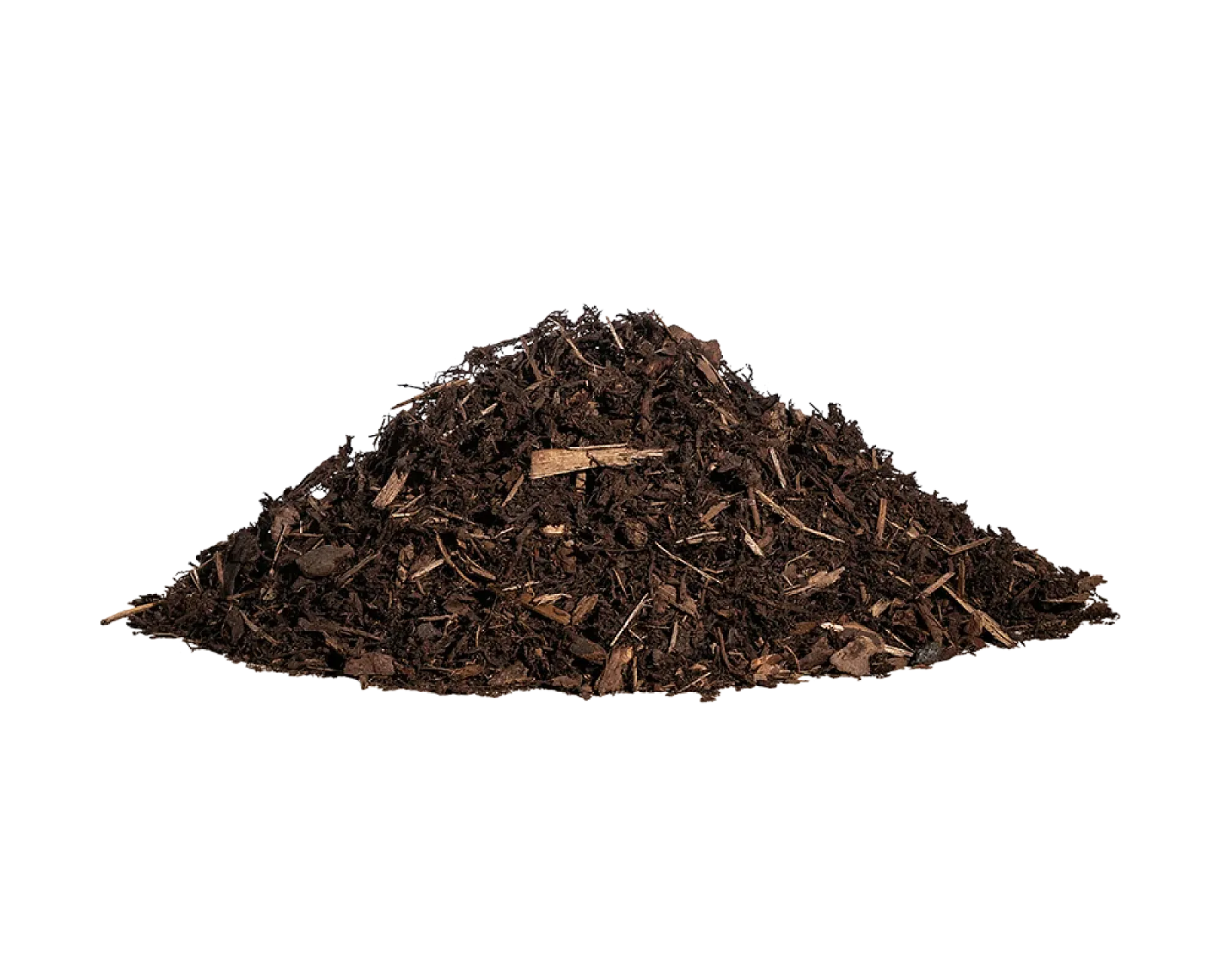 Feiner Haufen Rindenmulch aus Naturmaterialien von Beiler GmbH auf weißem Hintergrund.
