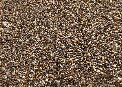 Nahaufnahme von Oberrheinkies der Sommer Baustoffe GmbH, verschiedene Farbtöne und Körnungen.