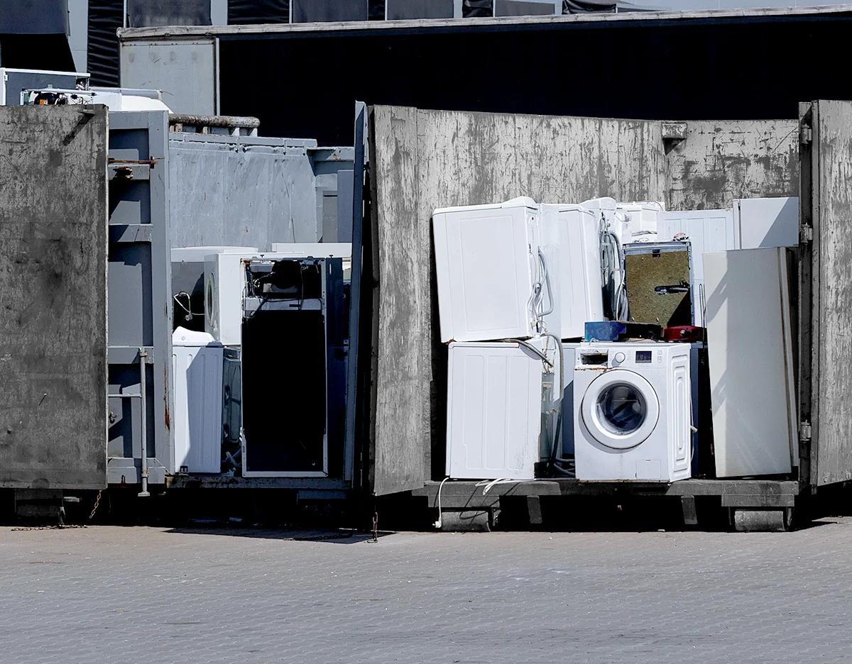 Elektroschrott im Container